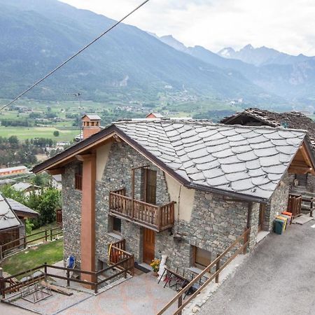 Casa Alpina - Sarre Apartment Aosta Exterior photo
