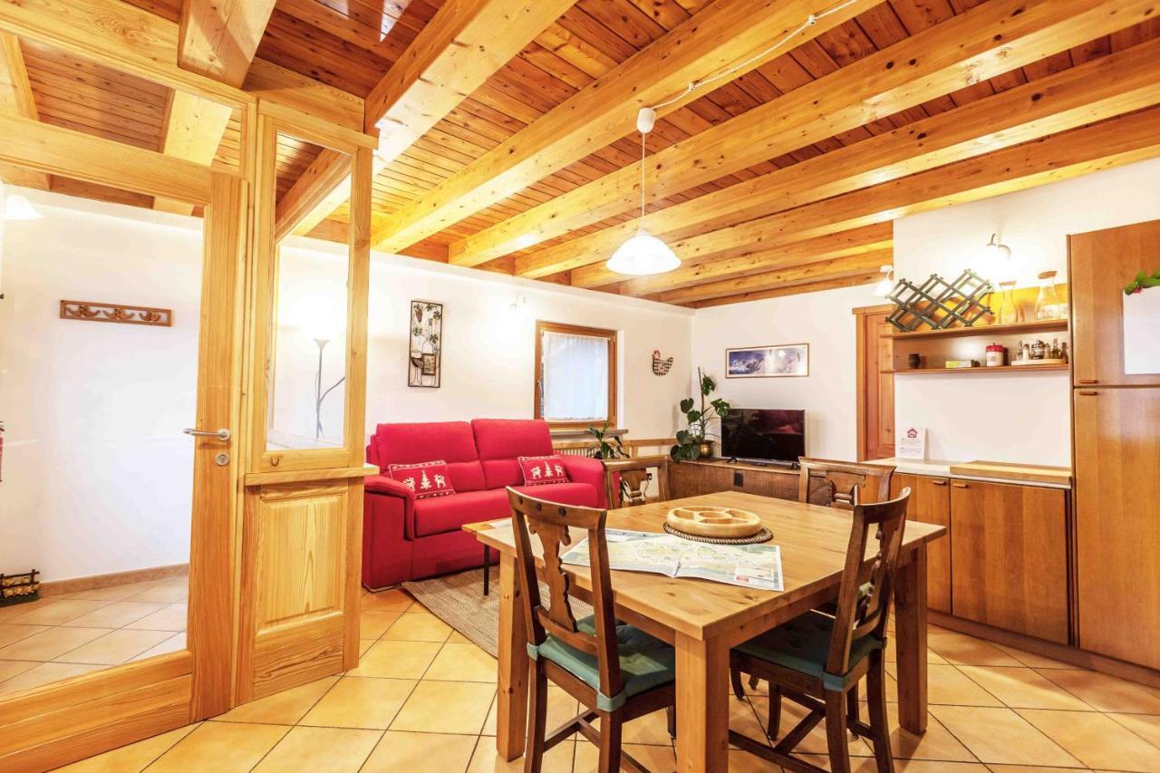 Casa Alpina - Sarre Apartment Aosta Exterior photo