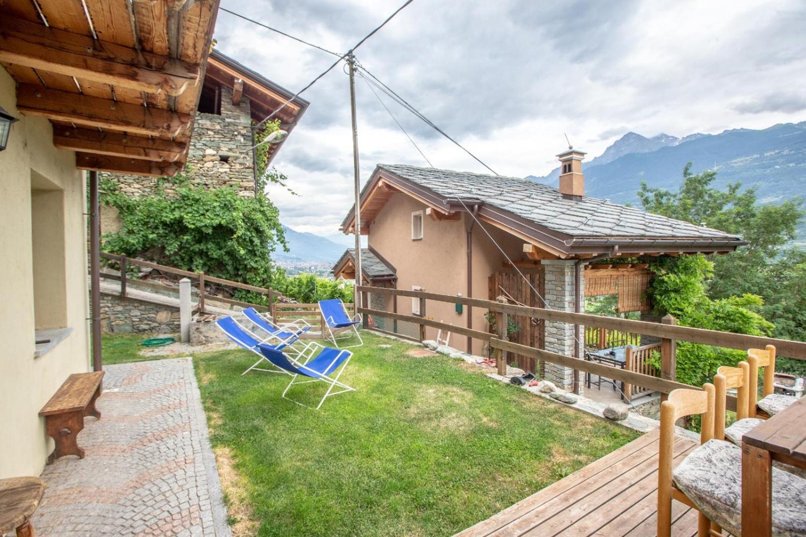 Casa Alpina - Sarre Apartment Aosta Room photo